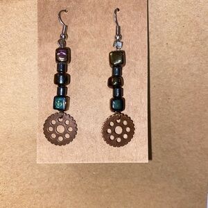 ☀️3/$9☀️ Elegant Multicolor Dangle Earrings